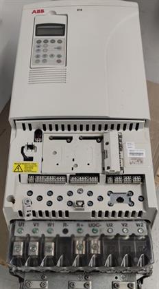 ik-industry/pd/abb-frequenzumrichter-acs800-01-0120-3e210k454l503p901r701-tested-61881-2.jpg