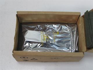 ik-industry/pd/allen-bradley-1771-cxt-1771cxt-a-terminator-plug-unused-ovp-76842-2.jpg