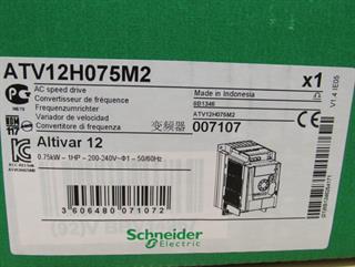 ik-industry/pd/schneider-electric-altivar-12-atv12h075m2-frequenzumrichter-075kw-1hp-230v-neu-ovp-68366-2.jpg