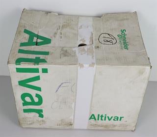 ik-industry/pd/schneider-electric-altivar-71-atv71hu55n4-55kw-400v-keypad-unused-und-ovp-59356-2.jpg