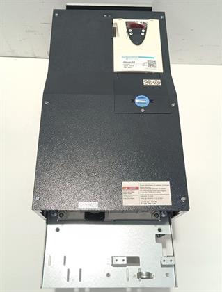 ik-industry/pd/schneider-electric-altivar-atv61hd45n4z-top-zusatnd-und-tested-80793-2.jpg