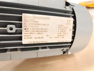 ik-industry/pd/sew-eurodrive-servo-getriebemotor-saf62-dt80n4-top-zustand-62599-5.jpg