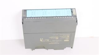 ik-industry/pd/siemens-a0-4-x12bit-6es7332-5hd01-0ab0-6es7-332-5hd01-0ab0-e-st10-top-zustand-60392-2.jpg