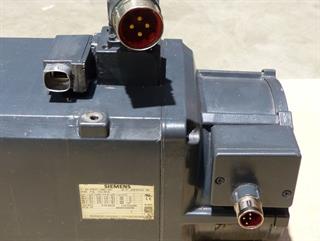 ik-industry/pd/siemens-servomotor-1ph8107-1dg03-0ce1-9000min-max-60a-c30200031me30-top-zustand-64429-3.jpg